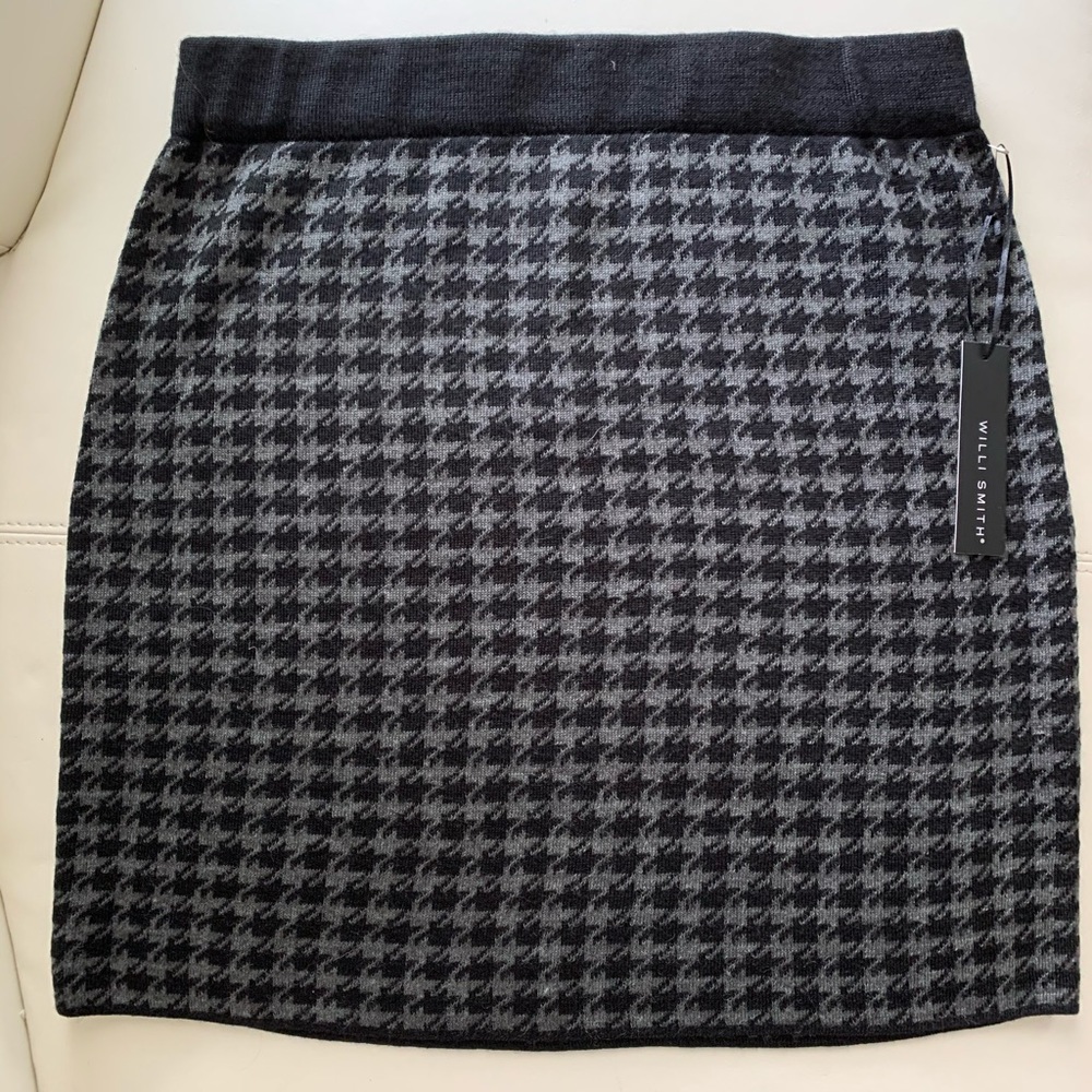 Grey/Black Houndstooth Sweater Skirt